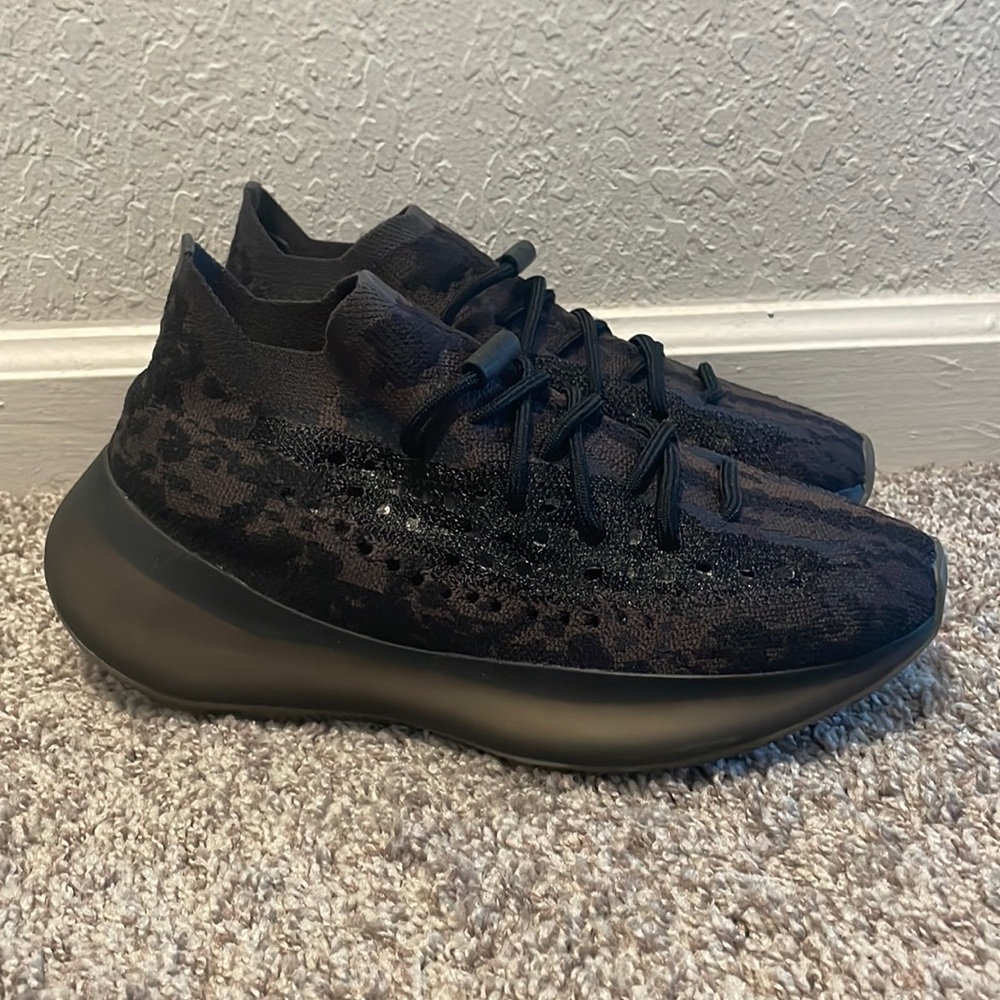 Yeezy boost 380 onyx-non reflective men’s 8.5 good condition